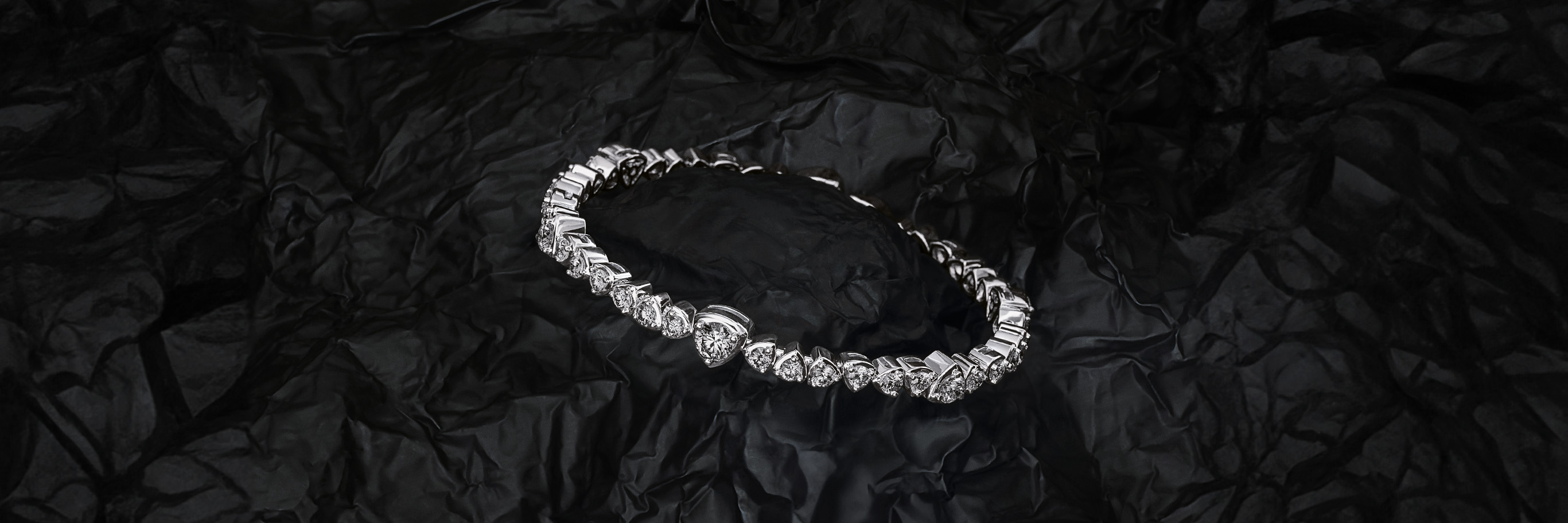 DeGem Malaysia's Diamond Bracelets & Bangles